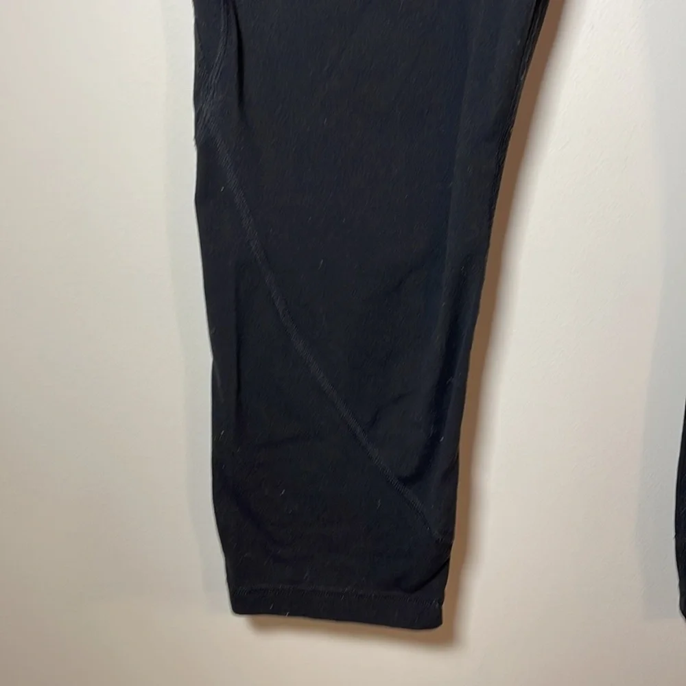 Athleta Black Capri Leggings